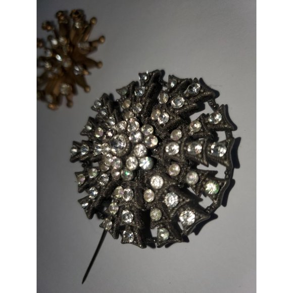 Pins - Picture 9 of 14